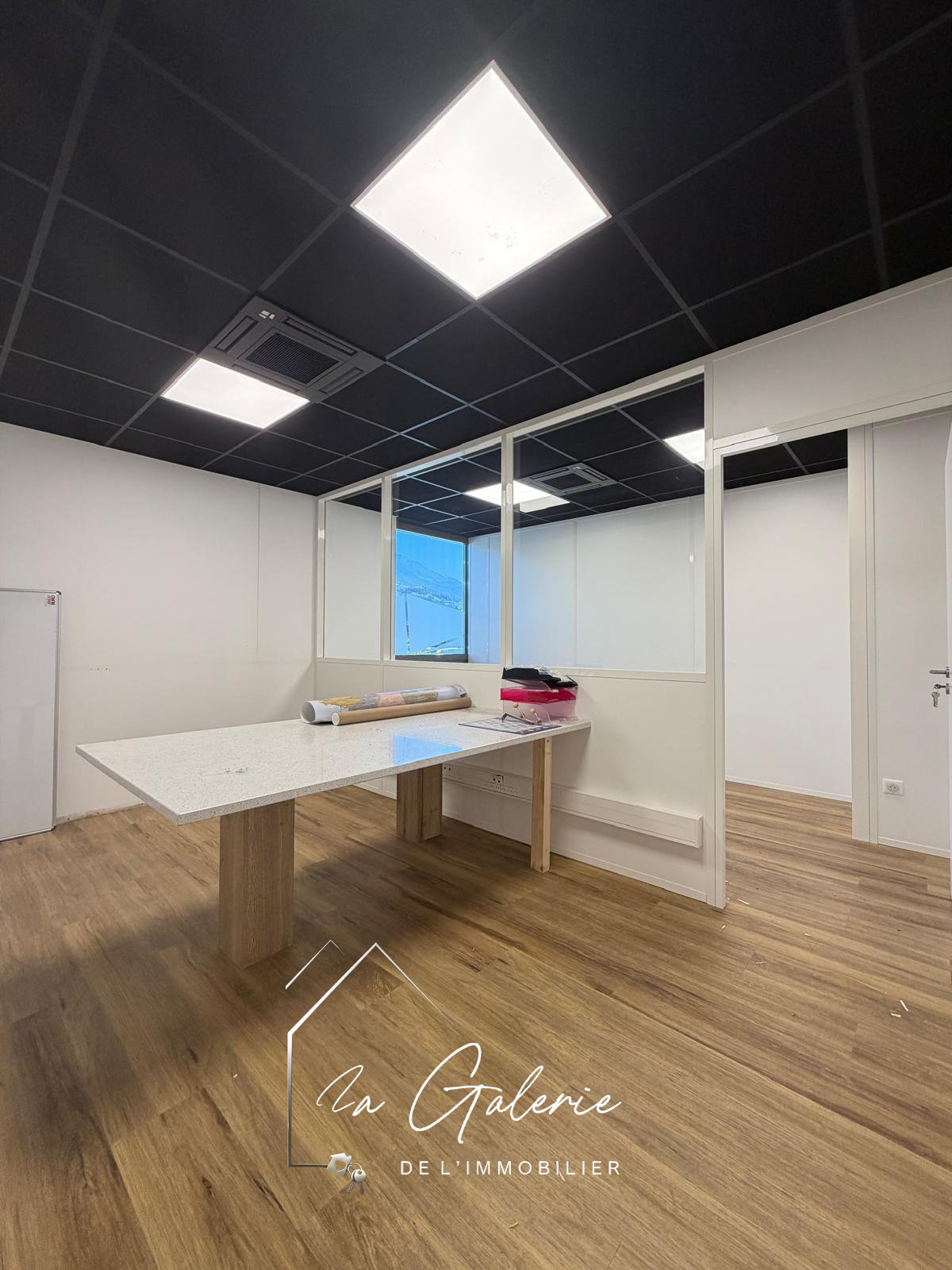 Local commercial à vendre à Crolles, 106 m² – photo 1 sur 6